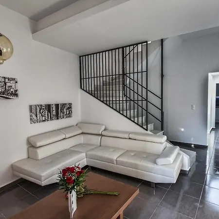 Apartment Loggia A275