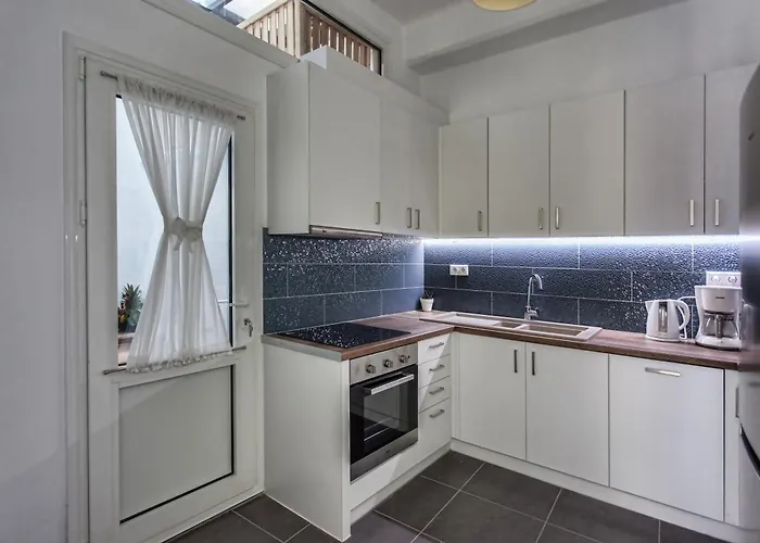 Loggia A275 Apartment *